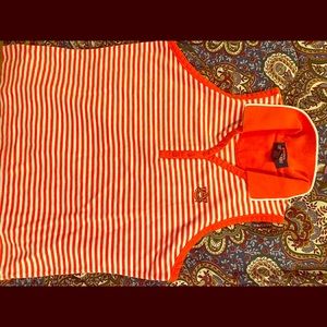 Cute sleeveless Auburn top.